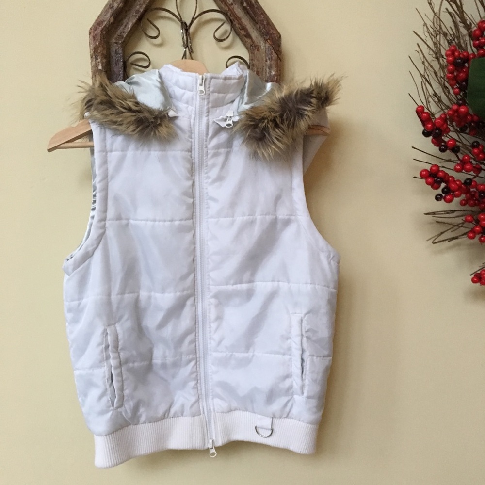 Coffeeshop hooded puffer vest